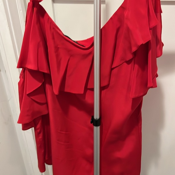 Nanette Lepore off one shoulder silk top. Excellent condition size medium. - Picture 4 of 5